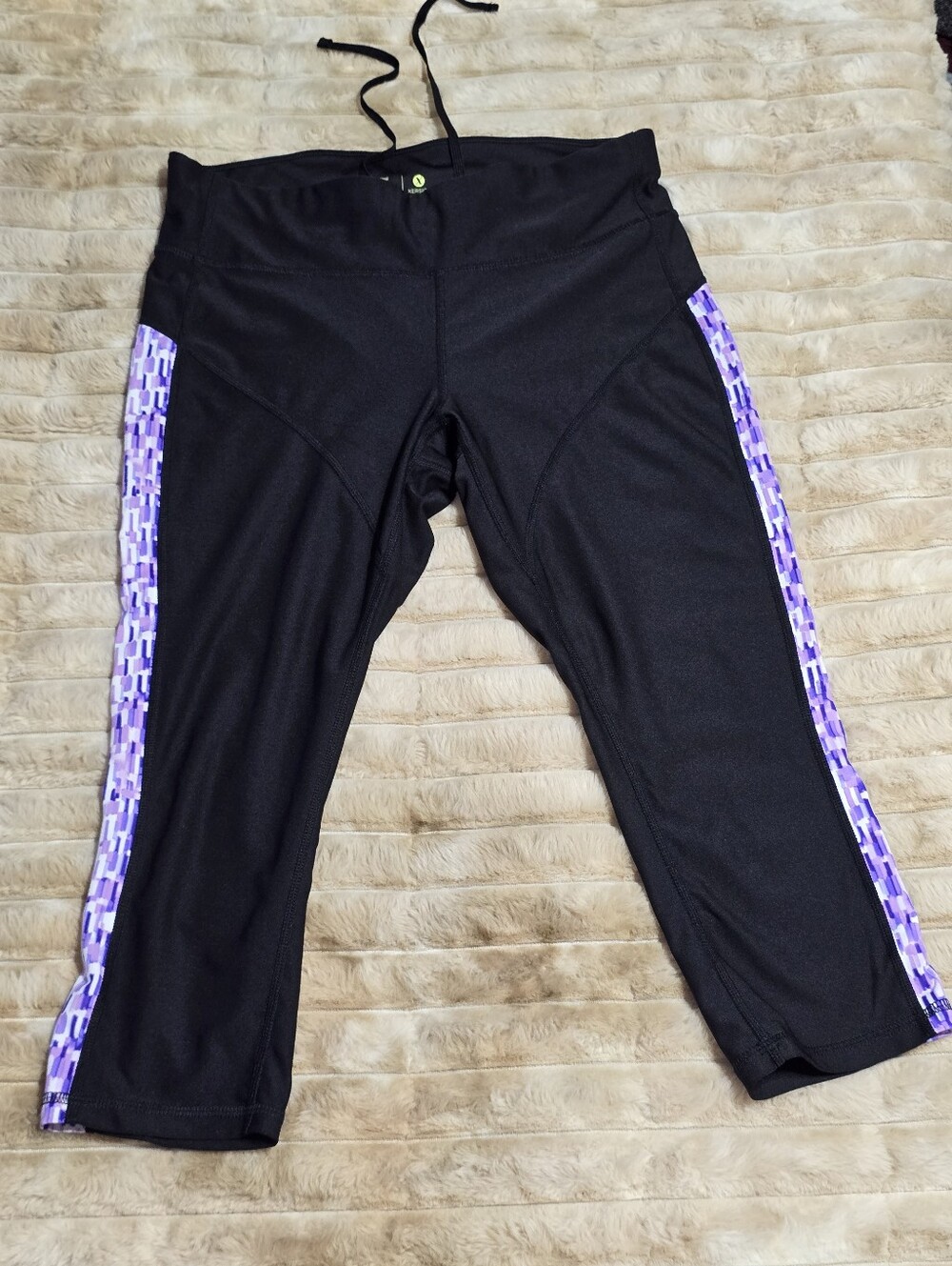 Xersion Black Purple Geometric Print Workout Capri Leggings Pants Size Medium Fi
